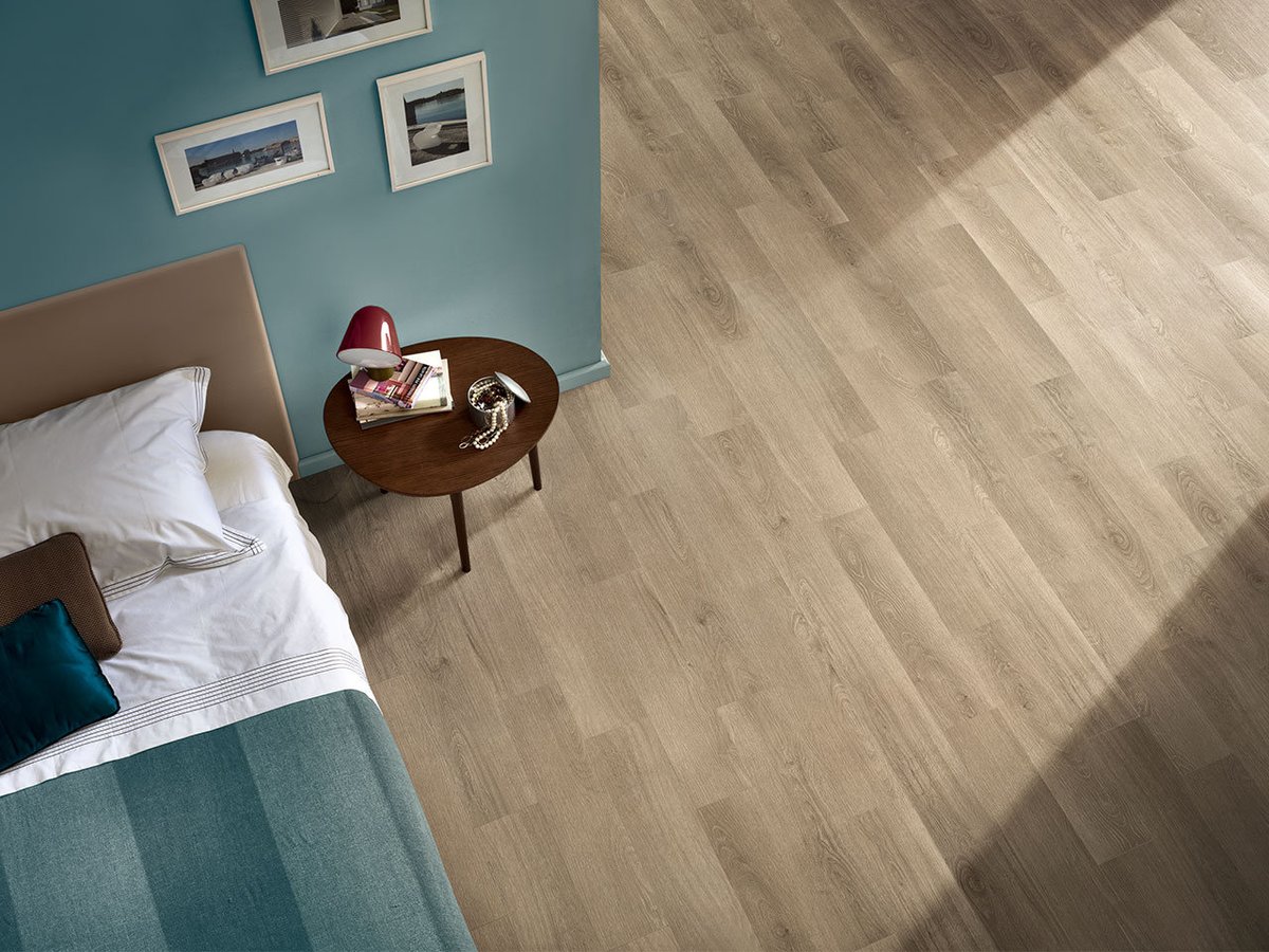 Modarredamento's tweet photo. Conosci i #pavimenti Luxury Vinyl Tiles, che mettono insieme funzionalità e ricercatezza estetica. 
Ne parlo qui 👇👇👇
https://t.co/UIiIhViqVB
@iperceramica #salotto #decorare #interios https://t.co/KeSNrP9R1S
