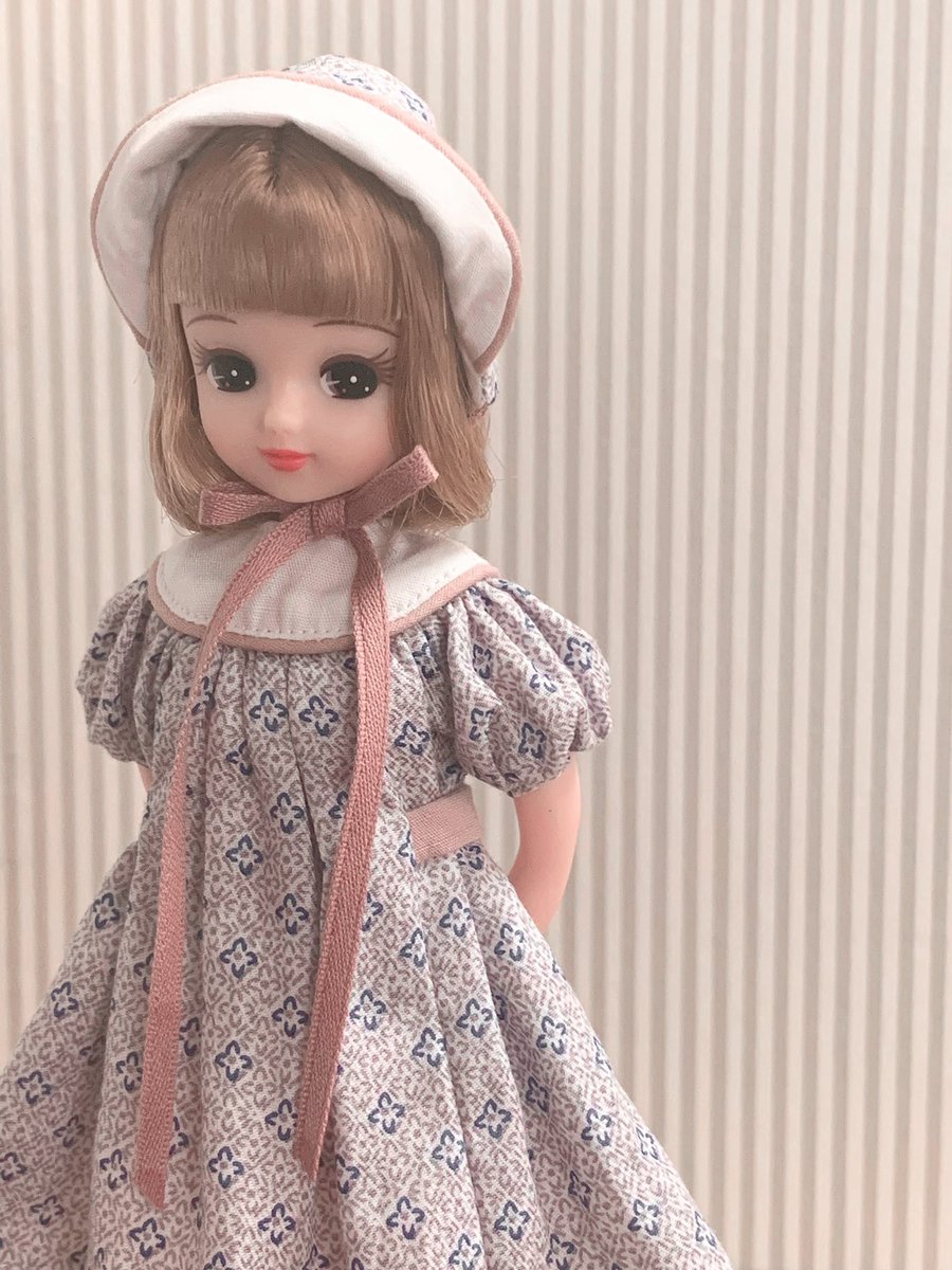 ボンネットに使うリボンも届いたのでボンネットも完成しました。 リカ