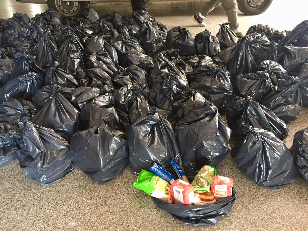 pastsocialcba's tweet photo. Desde Pastoral Social y Cáritas Córdoba, el viernes volvimos realizar y coordinar la entrega de alimentos para distribuir desde las zonas pastorales a los hogares más necesitados. #SolidaridadEnRed https://t.co/dsrpDXckDv