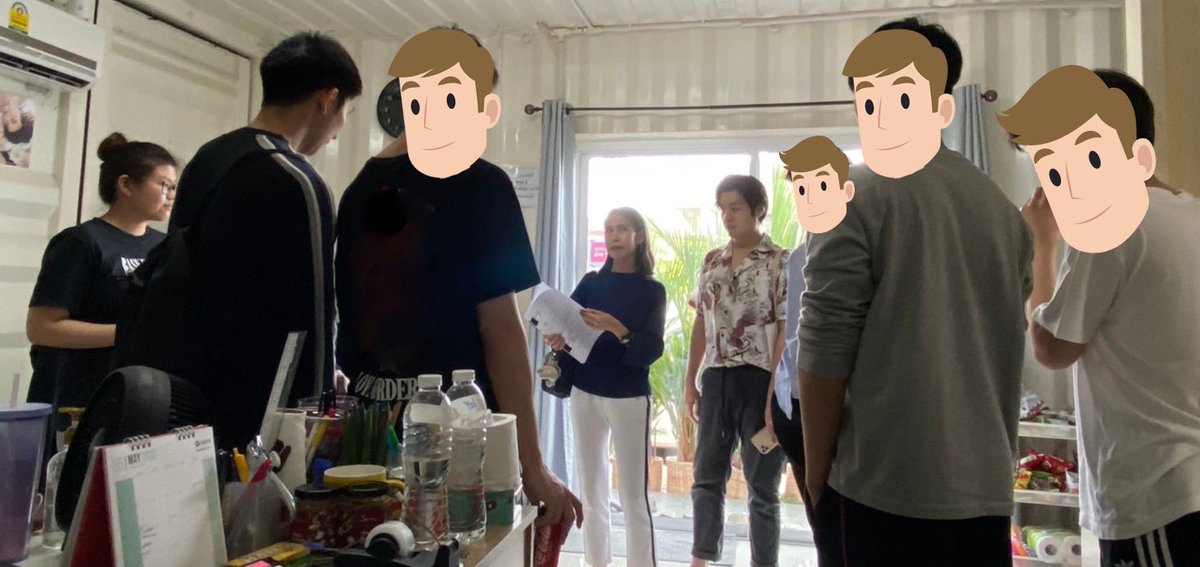 TharnType_s's tweet photo. ช่วงฟังครูร่ม,พี่เมย์และผู้กำกับ บรีฟจ้า

#TharnTypeTheSeriesSS2 https://t.co/2LWzmofrI2