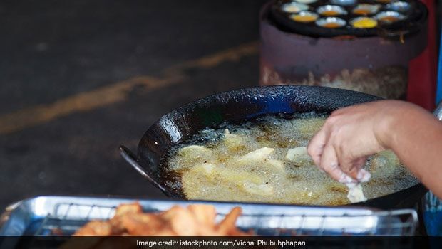 SaraCooksForYou's tweet photo. 5 Cravings of South India! 😋 @NDTVFood 
https://t.co/xHYKsZTFiR https://t.co/lNinpb5HH3