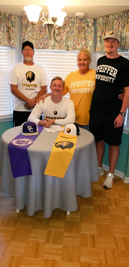 hairdinikm's tweet photo. #Blessed Watching this young man sign on the line was such a blessing! #ClassOf2020 @Cjm1570 #StuartCramerHS #pfeifferishome
#pfeifferbaseball #Talon20ut #senior2020 #myfavoritecatcher https://t.co/gdmTF07sVD