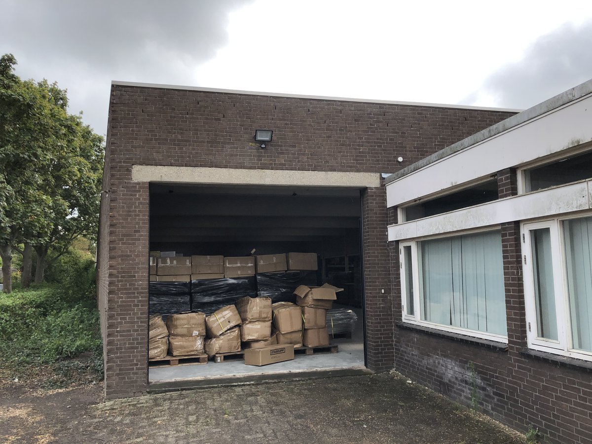 TCvdDoolBV's tweet image. TC vd Dool realiseerde recent bij @Wakesports.nl een extra verdiepingsvloer in het #magazijn. Het dak van de bestaande loods is verhoogd. De buitenkant heeft een moderne uitstraling gekregen. #duurzaamheid #ruimtegebrek #tcvddool. Wij denken mee in oplossingen. info@tcvddool.nl