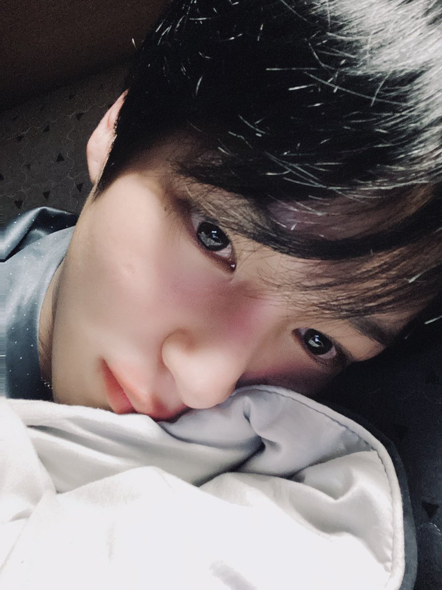 NewWorld_VICTON's tweet photo. [#찬]
앨리스는 아프지마요....🖤-@
그리고 잘자요오....🌙🌙 https://t.co/B64KJOAsRr