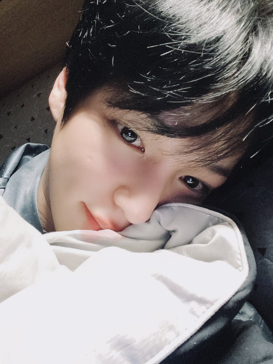 NewWorld_VICTON's tweet photo. [#찬]
앨리스는 아프지마요....🖤-@
그리고 잘자요오....🌙🌙 https://t.co/B64KJOAsRr