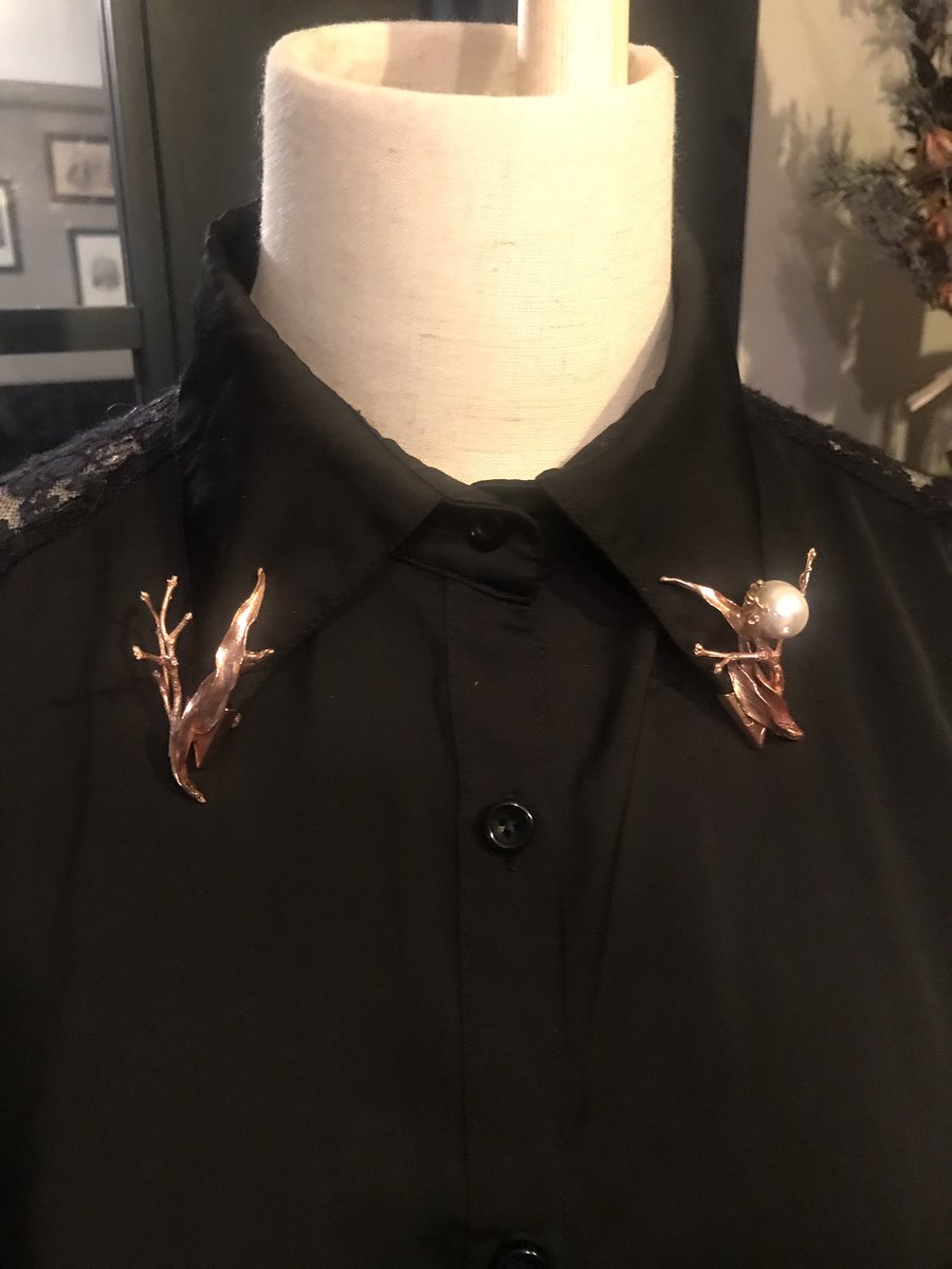 ট ইট র Kemuri装飾店 箱に入れると 完成 と言う気持ち カラーチップ 8号 淡水パール付きの浸食されたような襟になるこちら 通販に出したいんだけど時間がなくて数が作れないのが悔しい 早く色々できるようになりたいけど まだ篭る Https T Co