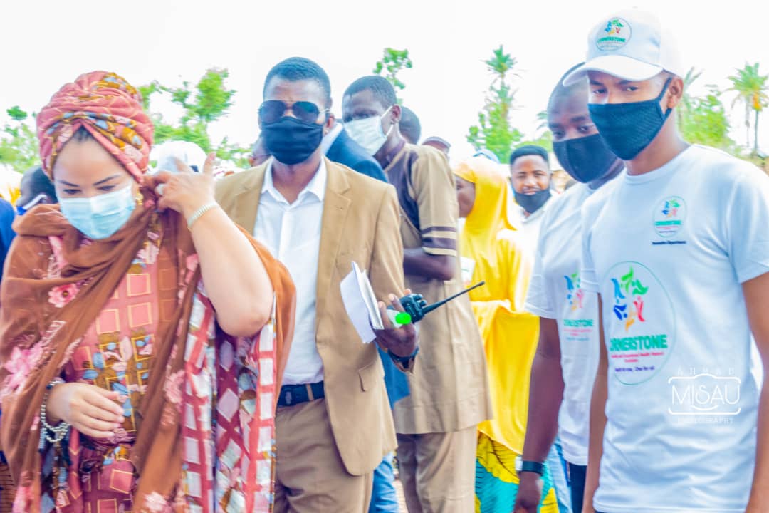 CornerstoneHaid's tweet photo. Cornerstone Ramadan Community Aid @ Kafin Yarima Bauchi LGA.
Flagged of by her Excellency the wife of the Executive Governor of Bauchi state @SenBalaMohammed, Hajiya Mariam Bala Muhammad on the 16th of May 2020.
Free medical screening and drugs.
Distribution of palliatives. https://t.co/v7GqB2xlpe