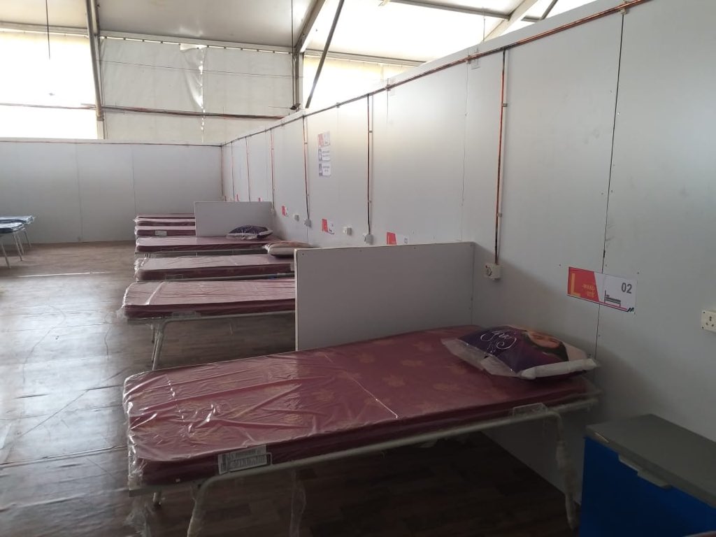 DrSanjayOak1's tweet photo. When the going gets tough, we get going with double the determination and preparation. As mentioned earlier, a 1000-bed centre had been commissioned at the MMRDA grounds and now it is up and ready to go! 
#waragainstcorona #coronawarriors #doctorsonduty #drsanjayoak https://t.co/iPGiFmuN59