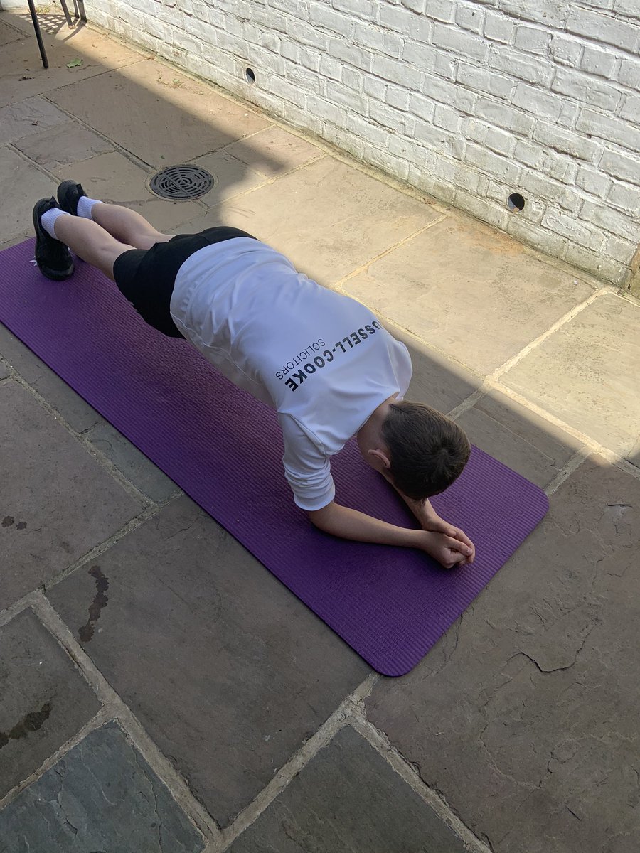 Skills test. Toilet roll sit up and the plank <a href="/chsfixtures/">Cumnor House School (Boys) Sport</a> <a href="/WeAreCumnor/">Cumnor House School</a> #chsfixtures #CognitaHomeGames #Cognita