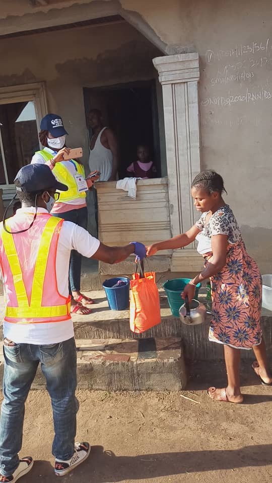 EDAFNG's tweet image. Edet Amana Foundation, kicked-off its Covid-19 Rural Sensitization and Palliative program yesterday in Oron Local Government Area. We intend to cover the five L.G.As in Oro. 
#EDAF #TransformingLives #HelpingTheLessPrivileged #COVID19Palliatives