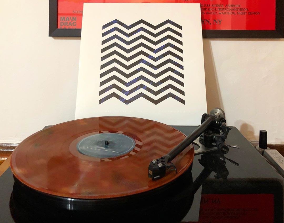 Nothing like a little Angelo Badalamenti in the morning, maybe paired with a damn fine cup of coffee ☕️🎶 #MusicMonday ⁣
📷: clarkeboehling (IG)
