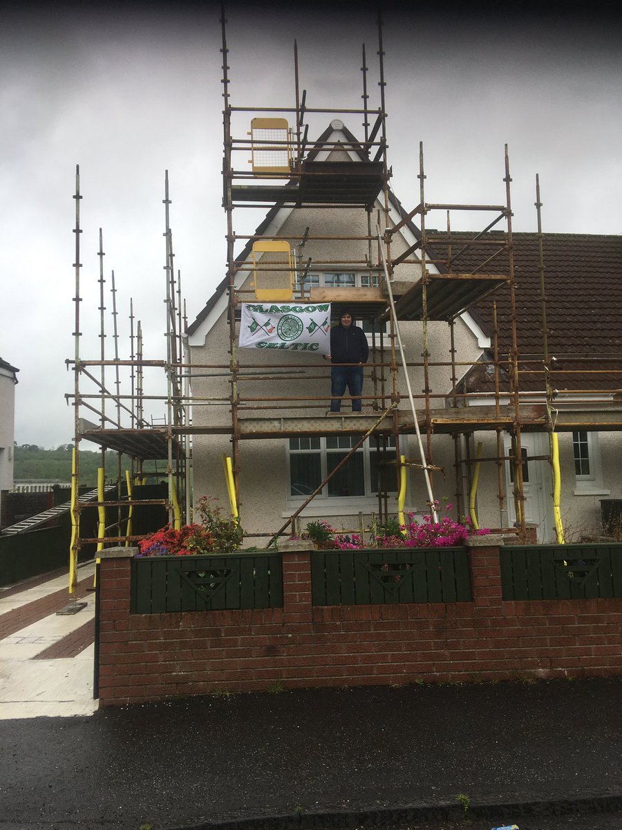 PL2996's tweet photo. NEILSTON IS GREEN AND WHITE here we go 10 in a row let the title party commence https://t.co/OKoHLqtKVe
