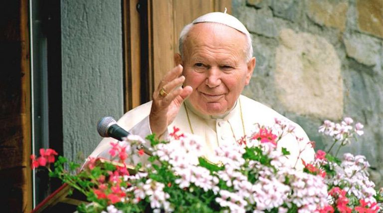noticias24's tweet photo. Hoy #18may San Juan Pablo II cumpliría 100 años (+mensaje) #QuédateEnCasa #YoApoyoLaCuarentena https://t.co/GJJBstfBij https://t.co/ezykvcfipJ