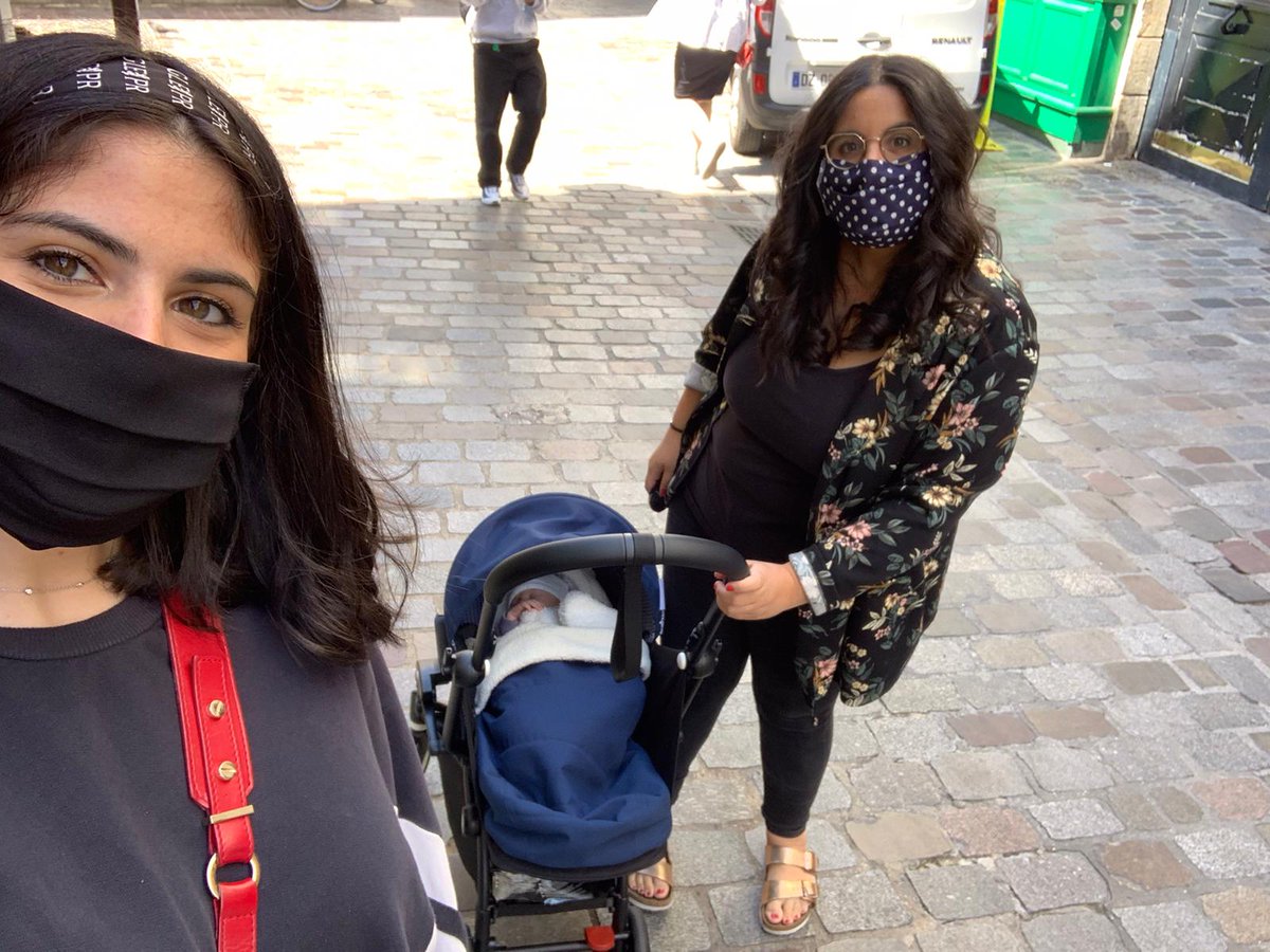 Nos masques sont en circulation ! 
C'est une joie de recevoir vos photos masquées ☀️
#TousResponsables 🇫🇷
👉 acheterunmasque.fr 👈
Le mouvement solidaire est lancé !
#AcheteTonMasque = #AcheteSonMasque