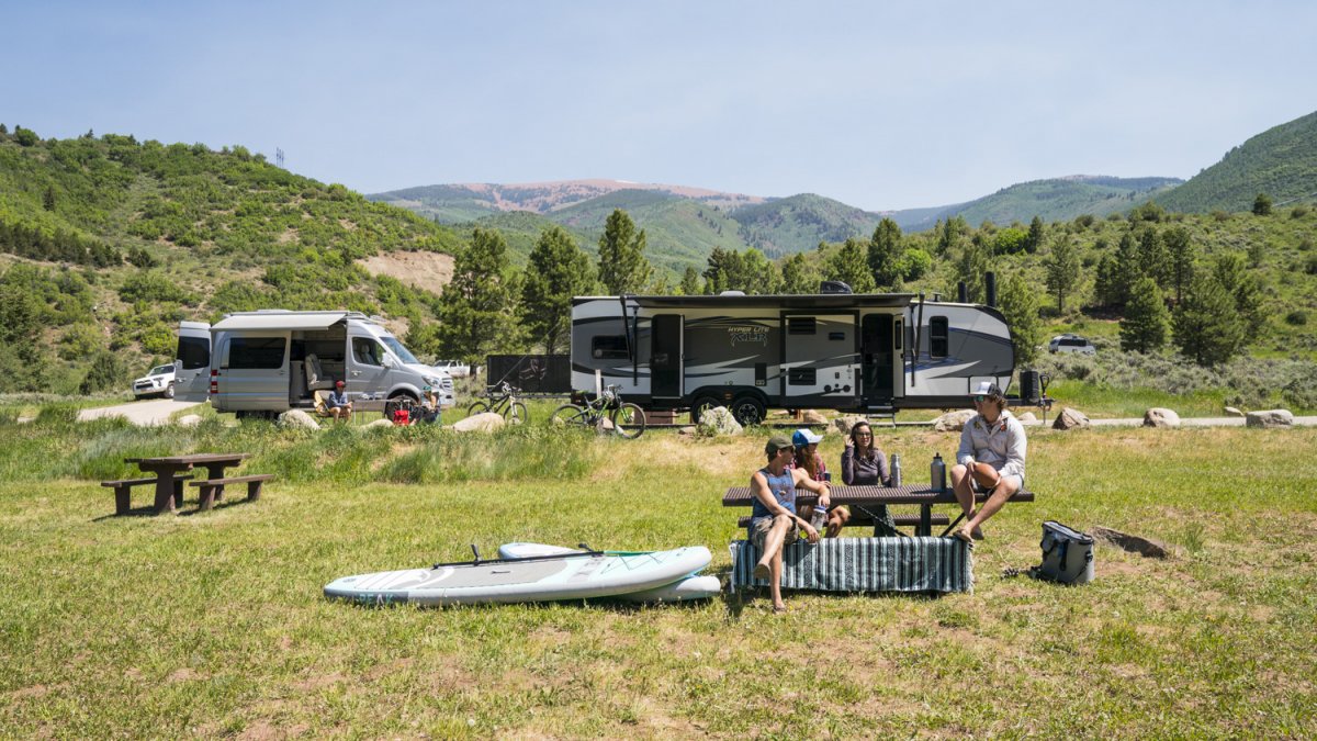 CAMPERiDcom's tweet photo. If your weekend looks like this, you're doing it right!
#outdoors #monday_mood #rvliving #rvpark #vanlife #everything_rv #trailer #motorhome #family_time #hyperlite https://t.co/C3WWk2Ul0s https://t.co/UCDvSTZBvO
