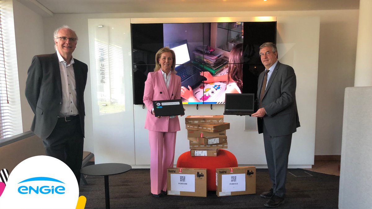 EngieBelgium's tweet photo. 💻 De Stichting ENGIE en @Econocom_BeLux  slaan de handen in elkaar en schenken gratis 120 #laptops aan de Federatie Wallonië-Brussel. Deze zullen overhandigd worden aan 12 scholen met kansarme leerlingen. 1/➡️https://t.co/gMIcoJRImj https://t.co/3px7cDODNn