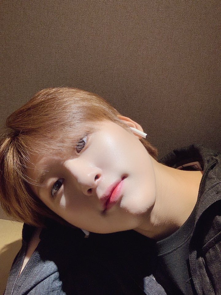 CRAVITY_twt's tweet photo. 러비티 하이요 👋

 #오늘의루비 #생머리 #데일리 #우빈 https://t.co/ljdpdsfDYy