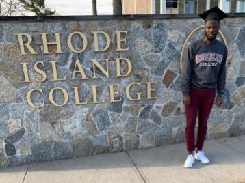 MomBoogs's tweet photo. Still celebrating the Graduate🎓🎉🤩 proud mom not having a true Graduation ceremony is not stopping us from celebrating 🎉🎉❤❤🎓 #mastersdegree #RICGrad2020 https://t.co/oChaii0eeQ