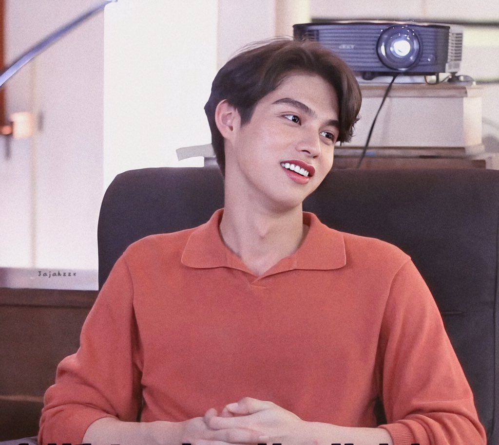 percent_2706's tweet photo. กราบจ้ะพ่อ วันนั้นด่าไปเยอะเลย😅😂 
ดีกันๆ🤙🏻 @bbrightvc 

#เพราะเรารีแอคกับสารวัตร 
#bbrightvc https://t.co/CgnBOGxZEe