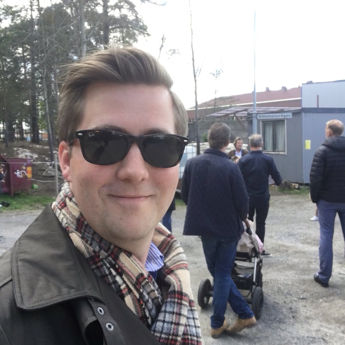 KD #LIDINGÖ HÅLLER VAD VI LOVAR! Idag var vi på prommis med företagarna i Stockby för att utöka instriområdet. Lidingös växande företag behöver plats samtidigt som vi värnar naturen.