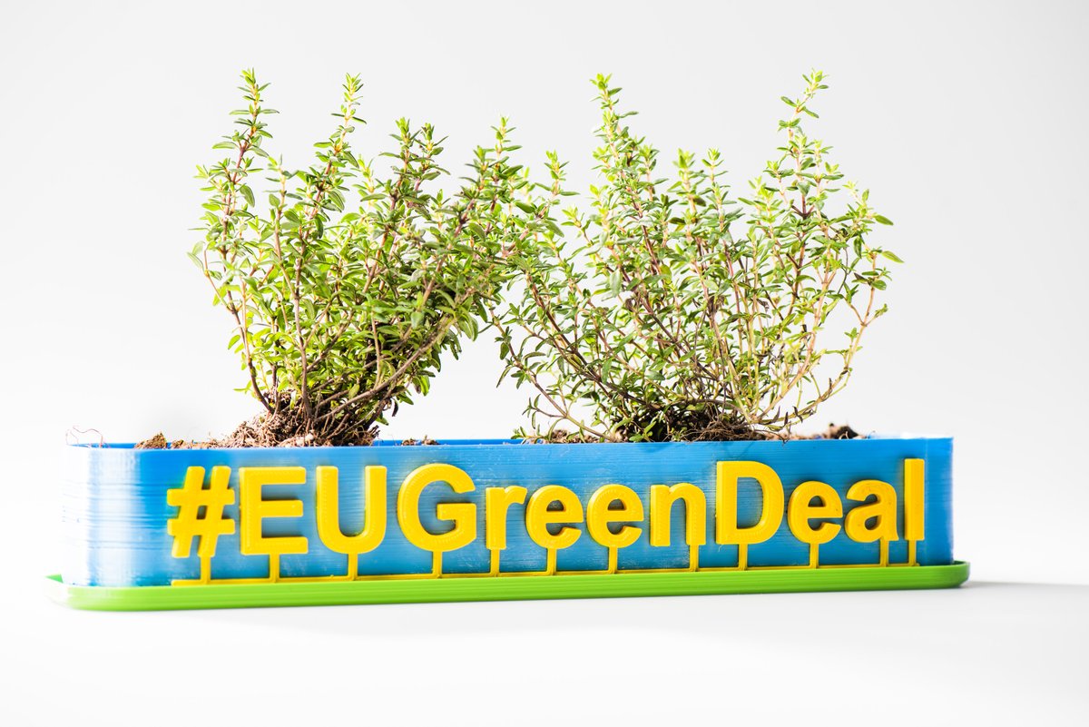 It's International #BiodiversityWeek!
🌿 20/5 – Announcement of #EUBiodiversity & #EUFarm2Fork strategies / #WorldBeeDay
🌿 21/5 – #Natura2000Day
🌿 22/5 – #BiodiversityDay
Let’s build on these milestones under the #EUGreenDeal, our trusted compass for a green recovery.