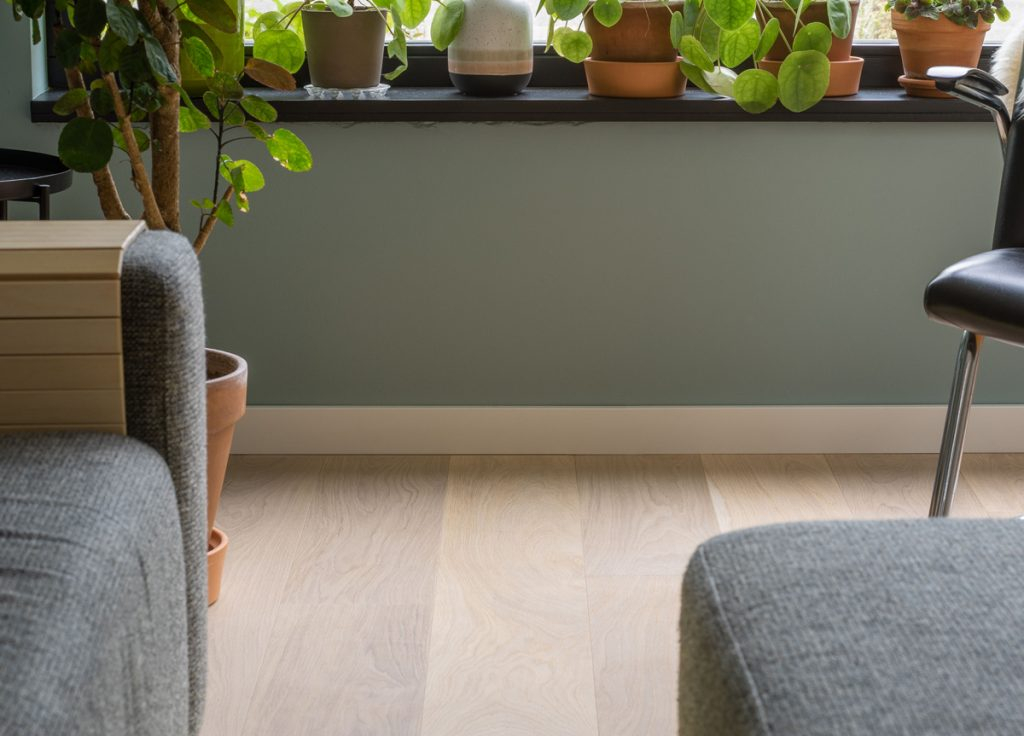 Floer_nl's tweet photo. Het is vandaag Wereld Plantendag! 🌿🍀🌵⁠
Vier het &amp; creëer je eigen Urban Jungle. Wil je weten hoe en welke vloer er past bij deze woonstijl? Lees het hier: https://t.co/wbgqGDDQlw #floer #wereldplantendag #plantendag #urbanjungle #interieur https://t.co/WbPhlQ5EE5