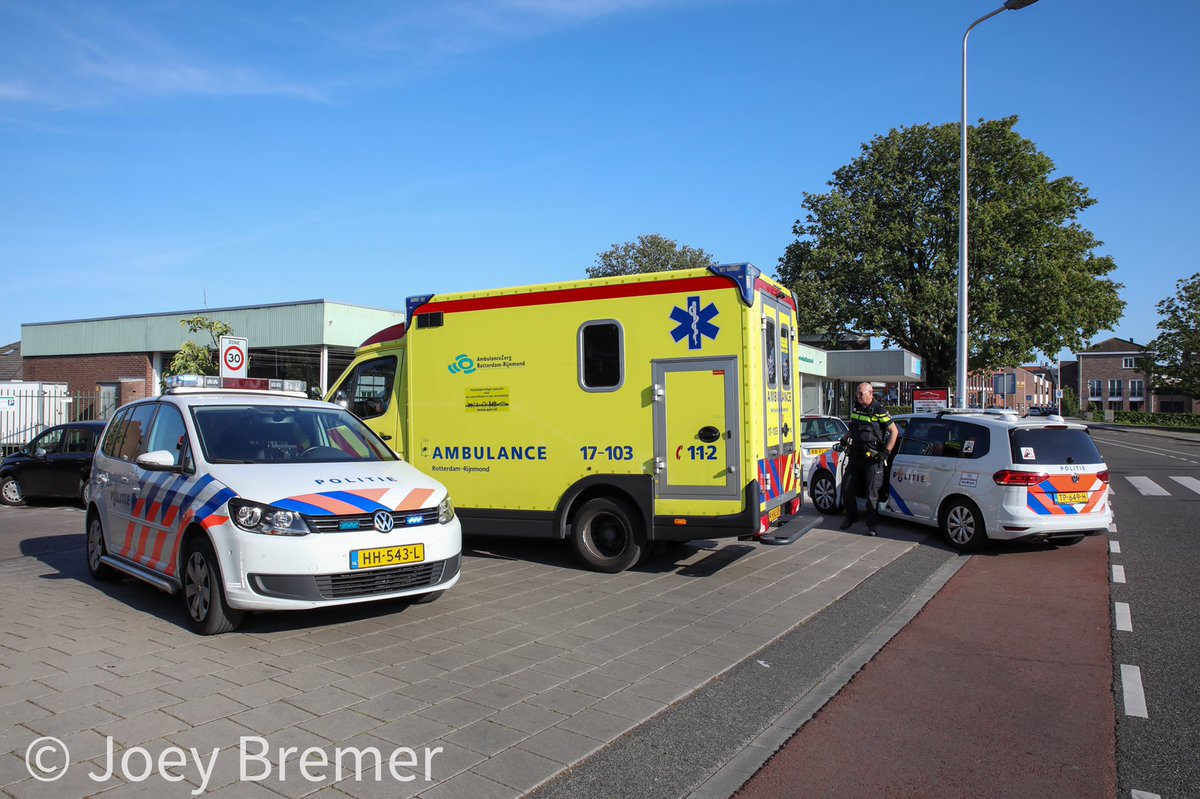 (Update) Een 17-jarige verdachte heeft zich gemeld voor de steekpartij aan de Molenlaan in Spijkenisse.