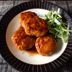 マヨネーズで柔らか&ツヤツヤ。包丁不要の簡単「照り焼きつくね」