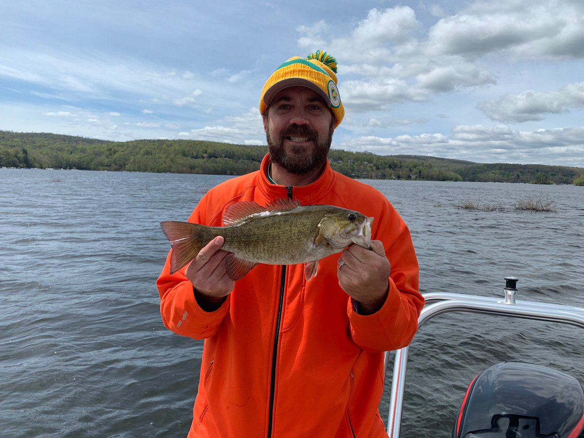 WallyBites's tweet photo. Smallmouth Magic!!! #wallybites, #lakewallenpaupack, #pafish, #fishpa, #lakelife, #lakefun, #bassfishing, #Lakefishing, #fishinglures, #paboating, #cabelas, #freshwaterangler, #striper, #walleye, #bass, #hawley, #greentown, #lakeville, #berkleyfishing, #stcroixrods, #keitech https://t.co/EsJWJnmwxG