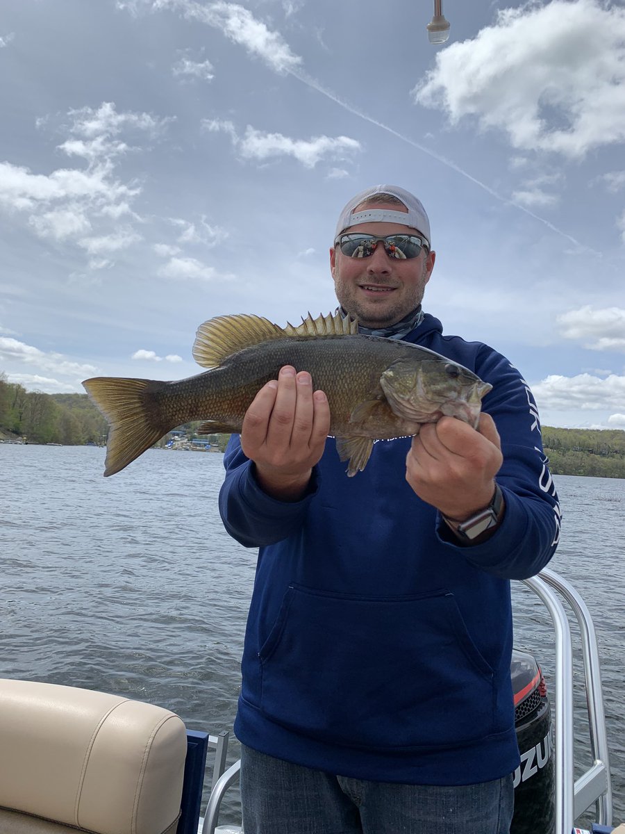 WallyBites's tweet photo. Smallmouth magic part 2 #wallybites, #lakewallenpaupack, #pafish, #fishpa, #lakelife, #lakefun, #bassfishing, #Lakefishing, #fishinglures, #paboating, #lakemonsters, #cabelas, #freshwaterangler, #striper, #walleye, #bass , #keitech #lakeville, #berkleyfishing #stcroixrods https://t.co/QoloaqfxoN