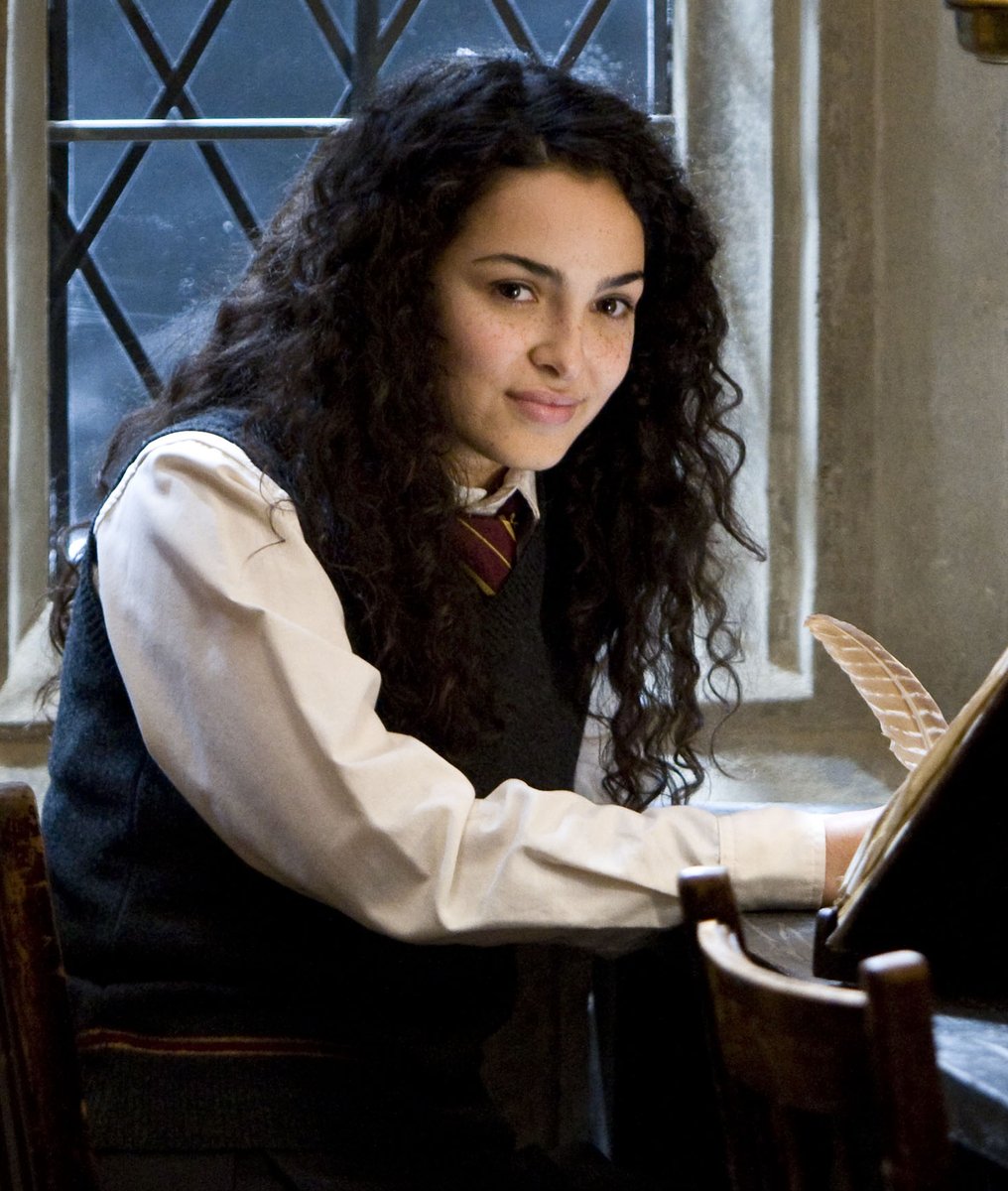 PotterWorldUSA's tweet photo. May 15 was the 28th birthday of Anna Shaffer, playing the role of Romilda Vane in Harry Potter.
#harrypotter #harrypotterathome #romildavane #annashafer https://t.co/8sbrZIQzAM