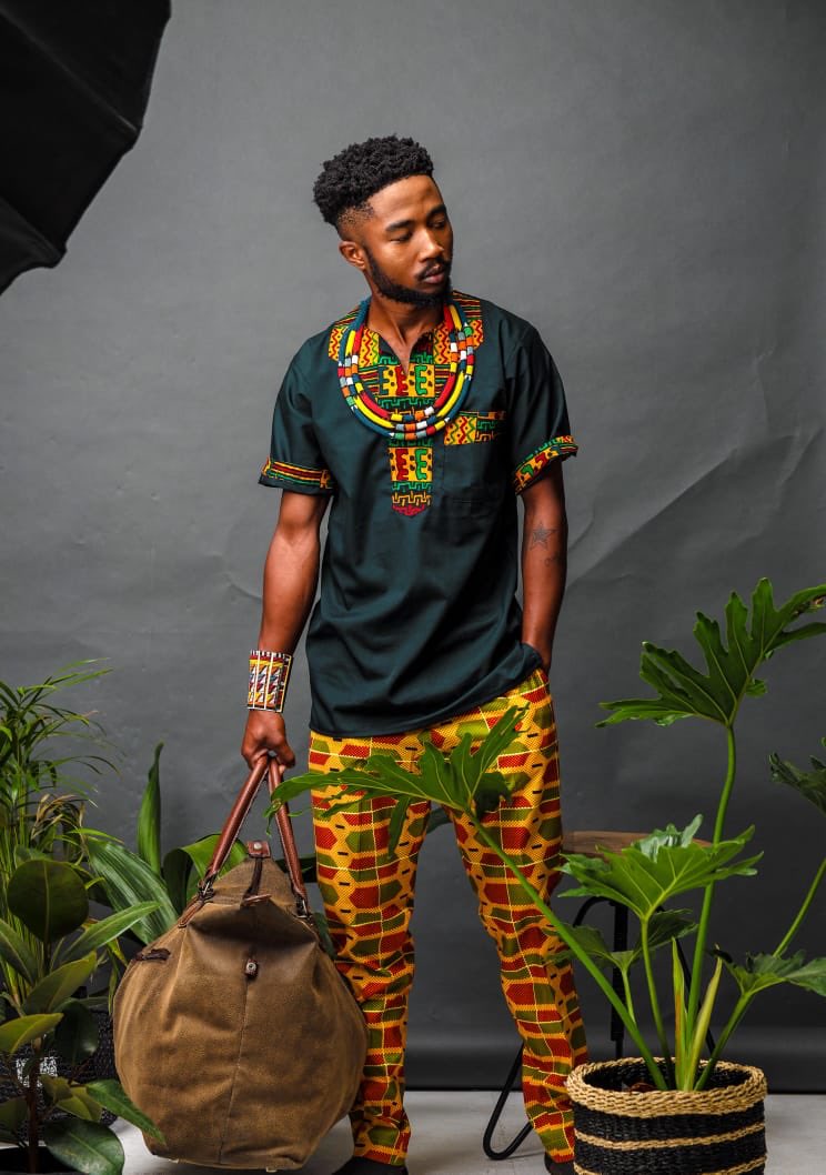 Memeza_Comms's tweet photo. Today we crush on one of our own 😉

His hit single "Pikoko" is available on all digital platforms, you can stream or download on Deezer, SoundCloud, iTunes, Tidal and many more 🌻 🌻 🌻. @GMASTERMUSIQ 
#MCM #GMastermusiqrsa #GMaster https://t.co/vezR0ulxIb