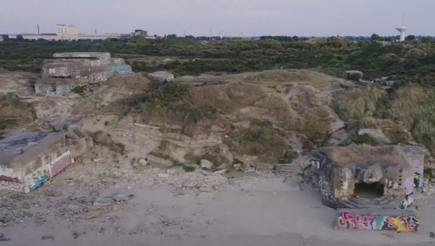 Quelles traces de l’Opération #Dynamo, qui date de mai 1940, trouve-t-on encore sur les plages de #Dunkerque et dans la mémoire de ses habitants ?
bit.ly/2yggdMM
"Dunkerque, waiting for the next bus", un #documentaire
à voir ce soir à 22h55 sur <a href="/F3nord/">France 3 Nord Pas-de-Calais</a> et <a href="/F3Picardie/">France 3 Picardie</a>