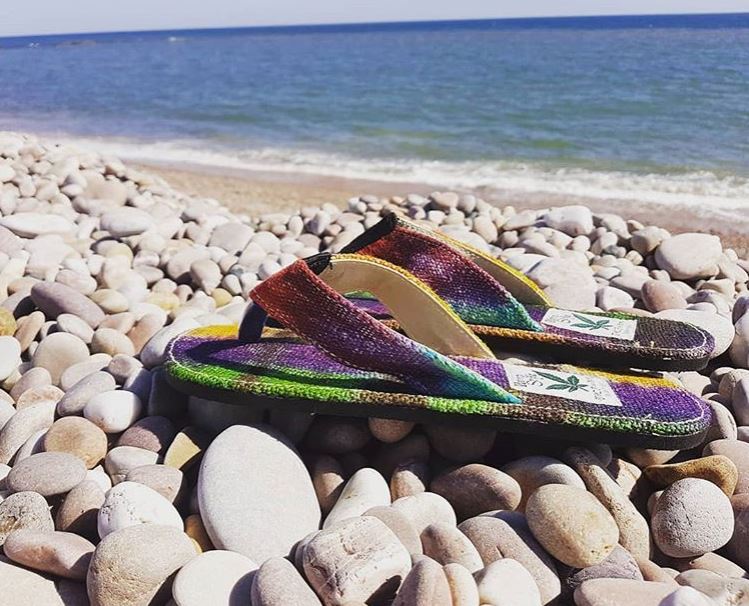 HempStyleUK's tweet photo. If you are heading to the coast in this beautiful sunshine🌞 please keep to social distancing... AND take a pair of these with you 😎🩴😉 https://t.co/29f4C48fPm #sunshine #StayAlert #SaveLives #SocialDistance #beach #hemp #hempstyle #travelphotography #nepal https://t.co/SoZwDCoycb