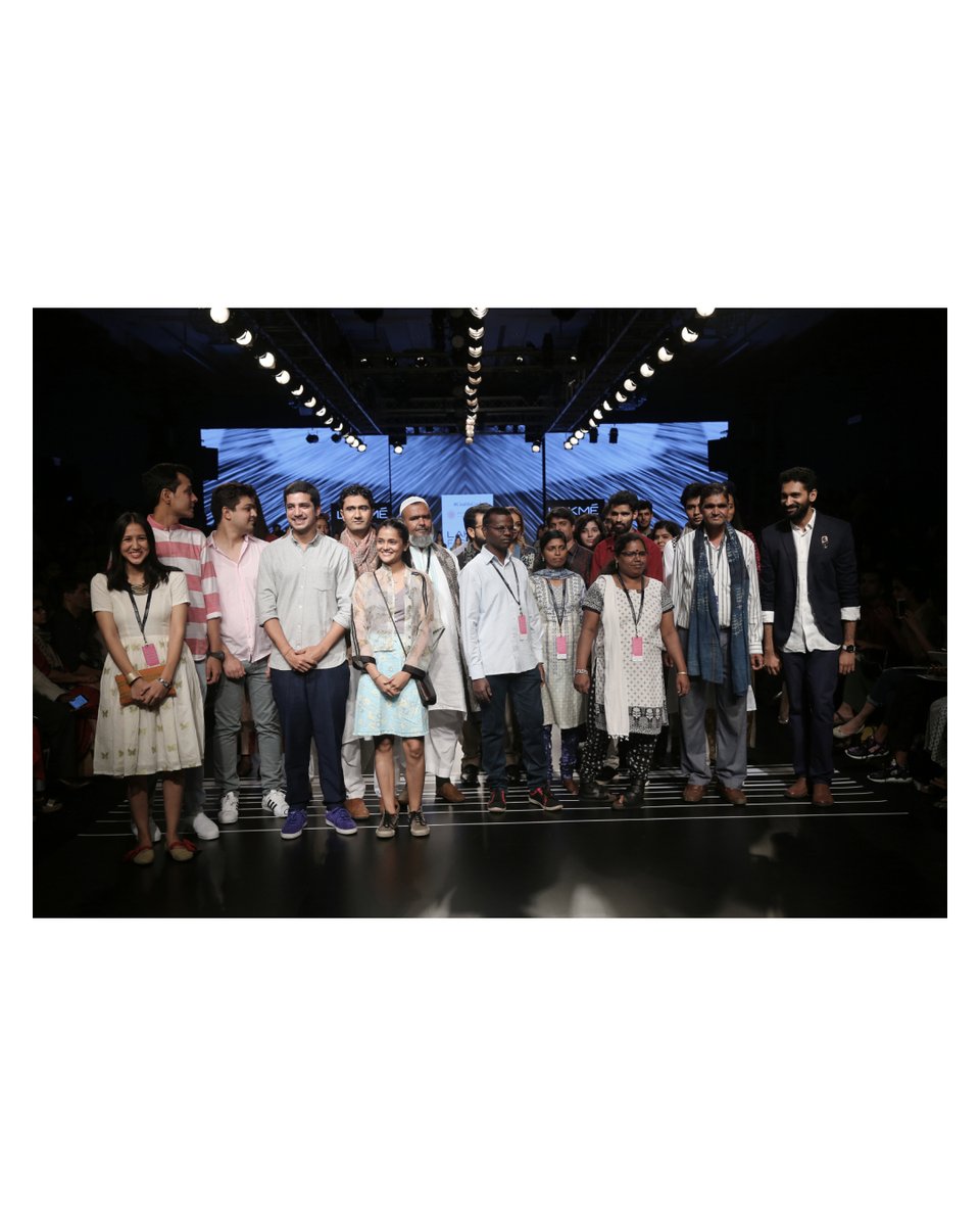 LakmeFashionWk's tweet photo. #LakmeFashionWeek presents #AllAboutIndia, an initiative that aims to bring to light sustainability while actively supporting homegrown businesses that work collaboratively with craftsmen to bring their designs to life.
#CraftIsCool by #ParamparikKarigar
#MakeFashionGood https://t.co/fSasTNH1jm