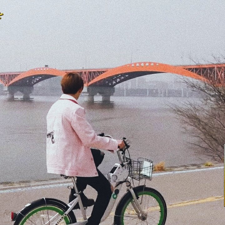  Lee Jangjun - carefree boyfriend (can't stop talking)- cycling at han river- eat ramen deliciously- watch horror movie at cinema