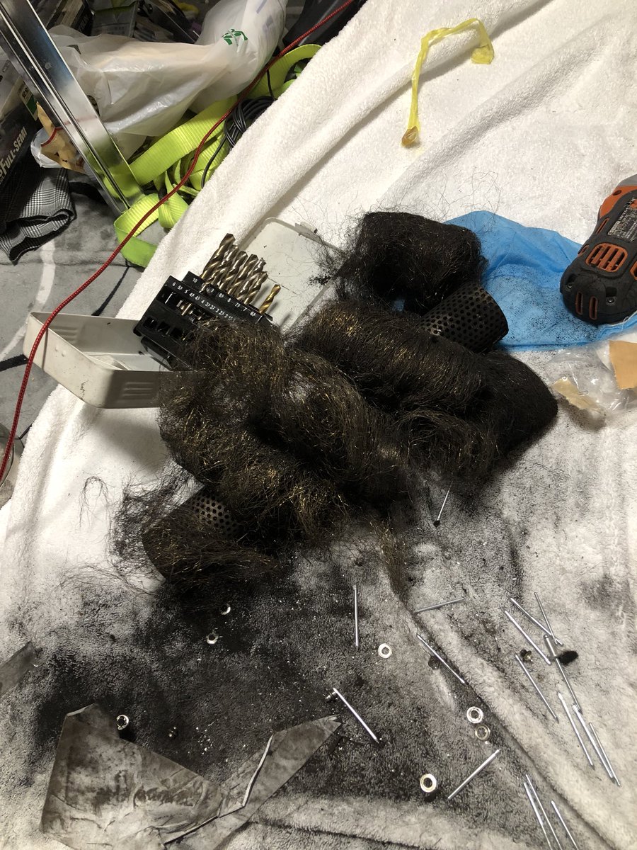 CB400SF_BR's tweet photo. ビンボー過ぎてマフラー変えへんから音変えたくてウール取り出す始末...
若干音おっきくなった気がする
走ってないけど https://t.co/AQakw9QHeL