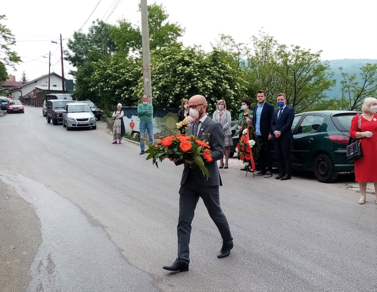 ICRC_BiH's tweet photo. On 18 May 1992, our dear friend and colleague Frédéric Maurice was killed attempting to enter Sarajevo with an #ICRC convoy. Every year, we remember him and all humanitarian workers who lost their lives while helping others #NotATarget https://t.co/C2GvrE8gbH