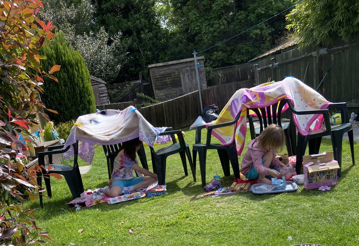 EmmaDuffield8's tweet photo. Canโt beat a bit of fort building! And 2 separate ones to avoid fighting! #fortbuilding #mondayplay https://t.co/8LN9DHpCXd