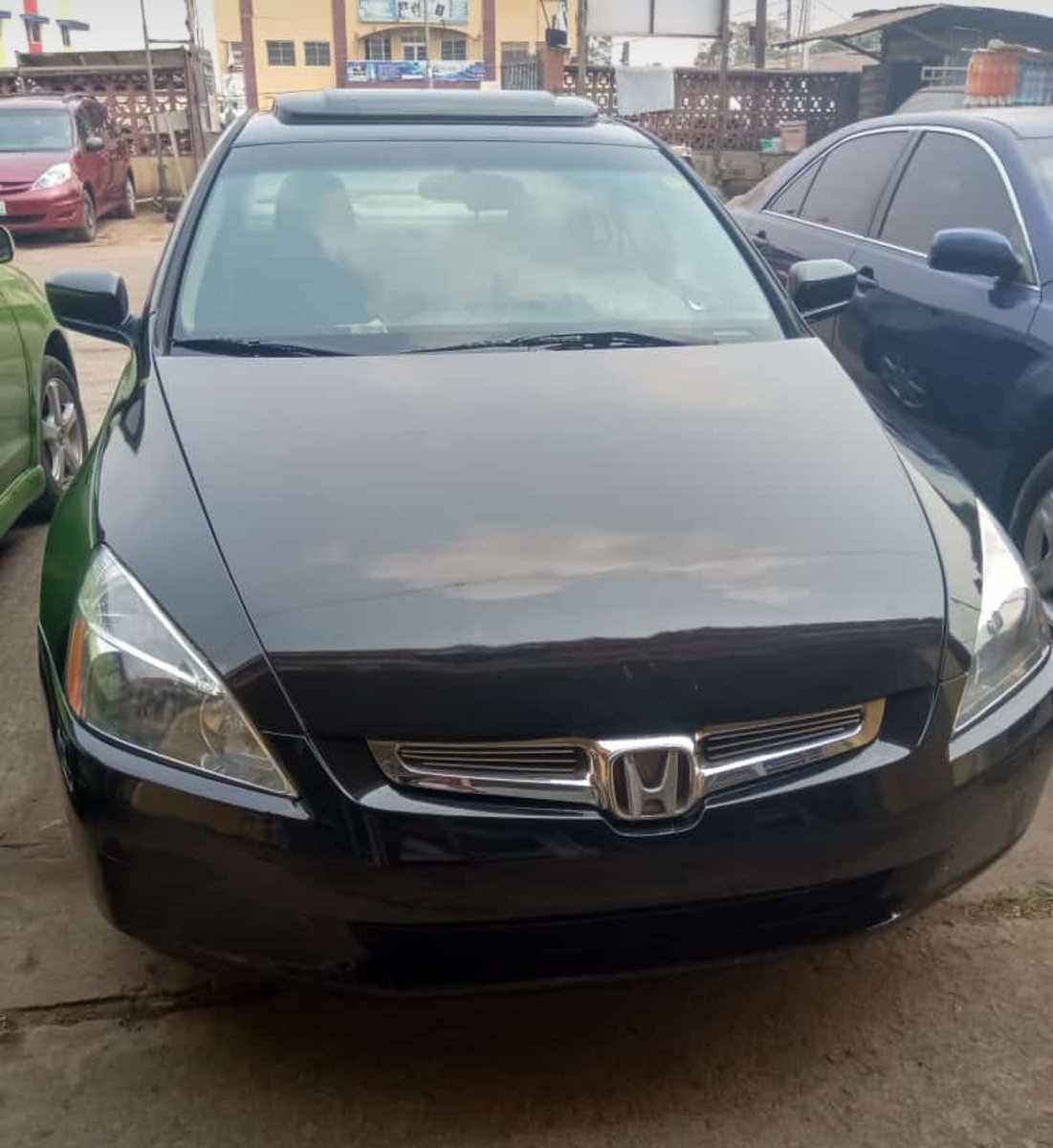 tat_autos's tweet photo. DON'T SLEEP ON THIS HOT DEAL 🔥🔥🔥

Brand: HONDA 
Model: ACCORD  
Year: 2004 Model
Condition: Neatly Used (Buy &amp; Drive, Leather seat, Good sounds, Chilling AC) 

Best cheap price ever - DM TO CLAIM! 
Pls RT when see in your TL 🙏🏾💯
#tatautos #Honda #eod #tokunbo https://t.co/WHx8TtIFhF