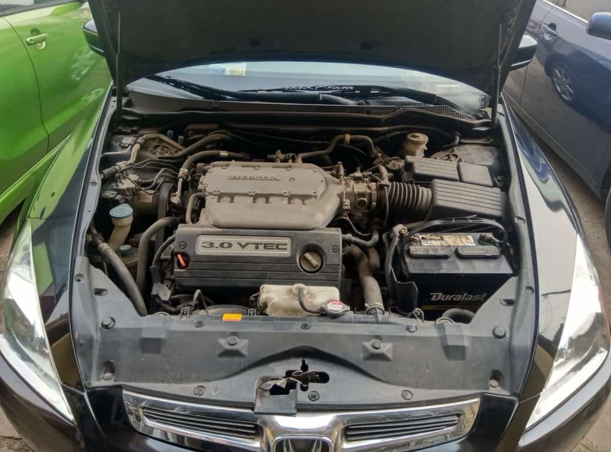 tat_autos's tweet photo. DON'T SLEEP ON THIS HOT DEAL 🔥🔥🔥

Brand: HONDA 
Model: ACCORD  
Year: 2004 Model
Condition: Neatly Used (Buy &amp; Drive, Leather seat, Good sounds, Chilling AC) 

Best cheap price ever - DM TO CLAIM! 
Pls RT when see in your TL 🙏🏾💯
#tatautos #Honda #eod #tokunbo https://t.co/WHx8TtIFhF