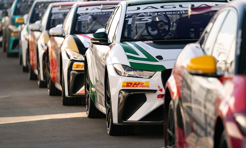 e-racing365 tweet media