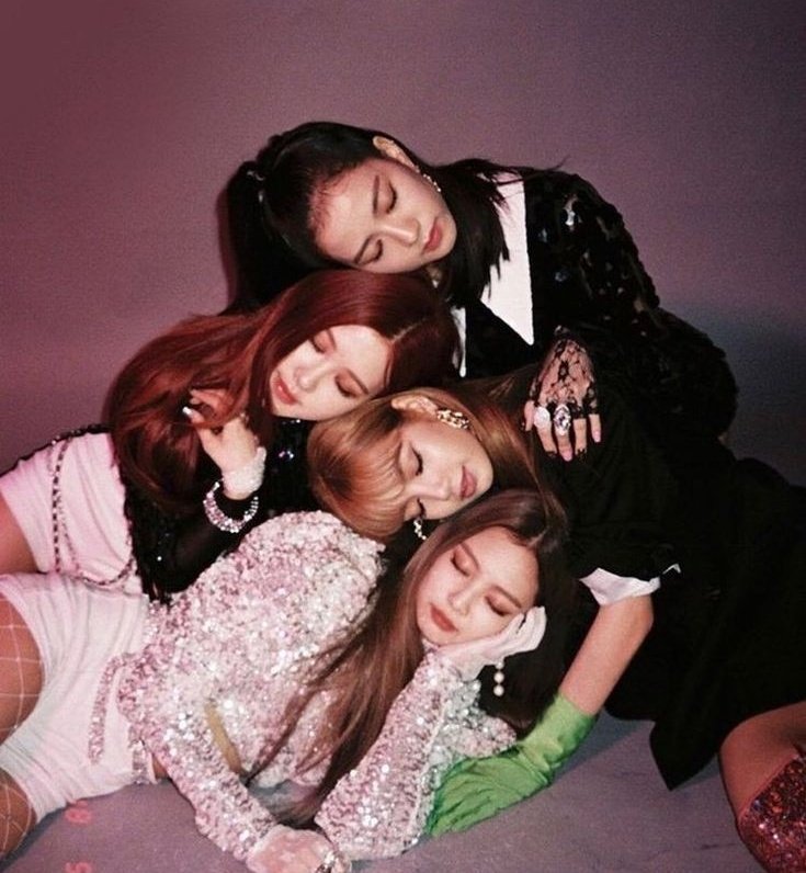 __mykki_'s tweet photo. Вот это совпадение. Но вышло очень круто.
#BLACKPINK #KatyPerry #Rose #LISAMANOBAN #JENNIE #JISOO
#KatyP https://t.co/NHgYNIZbk3