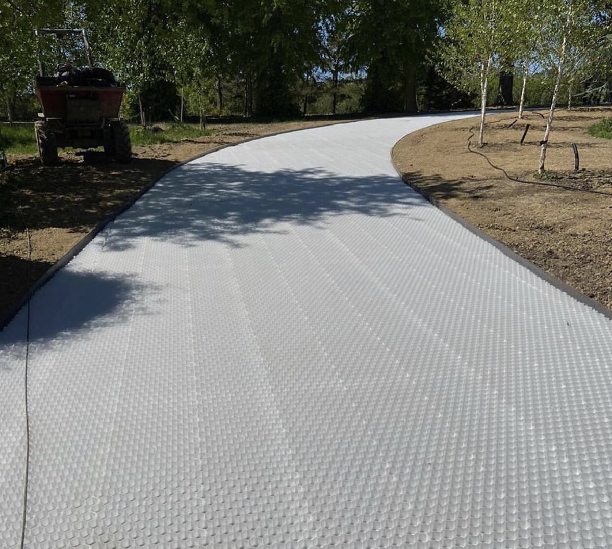 CORE_LP_HQ's tweet photo. #MondayMood - incredible project by @TheOutdoorRoom1 using 1500m2 of our CORE DRIVE gravel stabiliser! Exceptional work from all of those who are carrying out this job! 🔥 https://t.co/KrjhoI9IMW