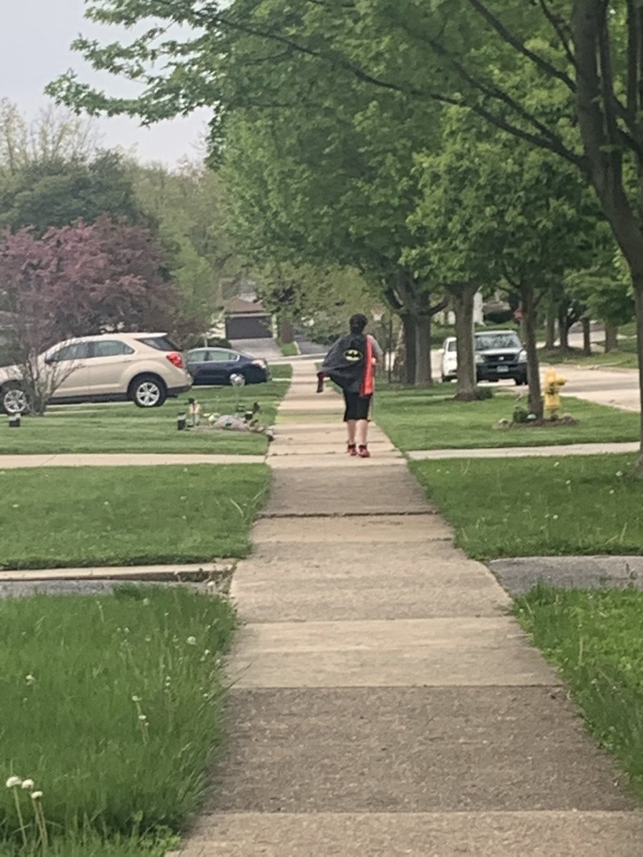 pkh1101's tweet photo. PL student council walk/run on 5/16 first responders and essential workers our super hero’s! @Pleasant_Lane @PLK5PE @PLKids123 https://t.co/FtqyFrNHW5