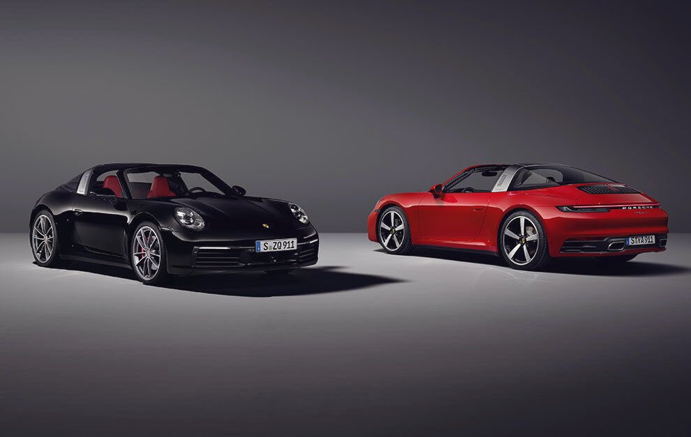 Dvzcomotor's tweet photo. La variante #Targa es una de las que más nos gusta en el #Porsche 911. Aquí tenemos las nuevas versiones 992: la 4 y la 4S. Con 385 y 450 CV respectivamente, su techo se recoge solo en parado en 19 segundos.
#Stuttgart #Motor #BR #PasiónPorConducir https://t.co/Xr1eCMwiaD