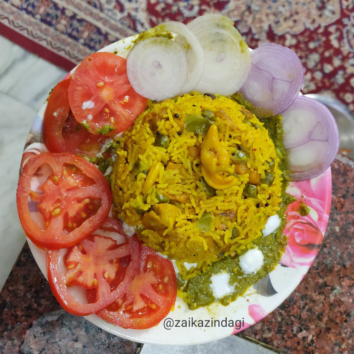 ZaikaZindagi's tweet photo. Veg biryani or veg pulao whatever it is called , either way its fun to eat 🤤🤤❤️
#homemade #QurantineLife #StayHome #lockdown https://t.co/U74zR7Kmua