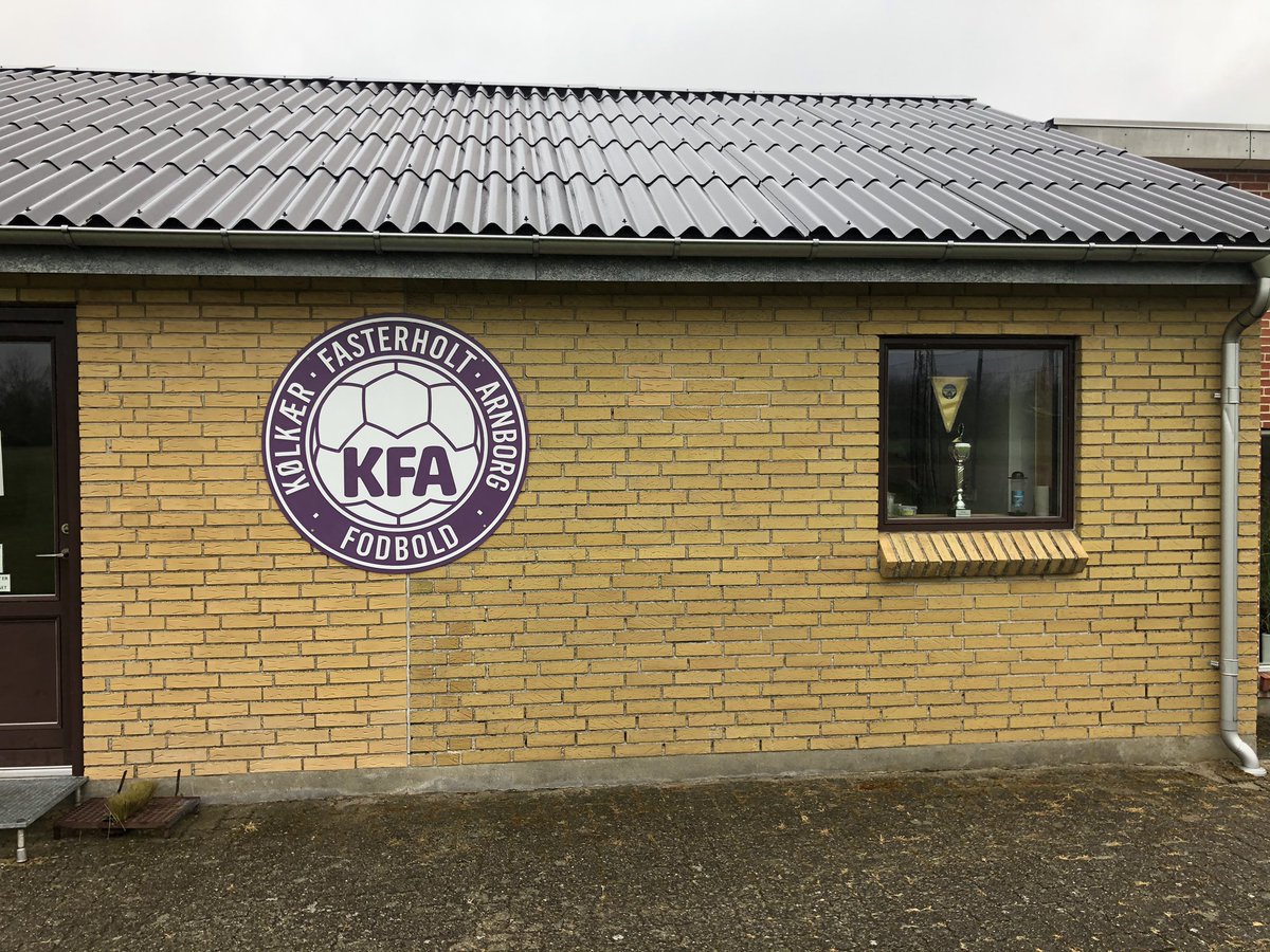 Toudal's tweet photo. Arnborg IF kom jeg også forbi på min tur. En klub der samtidig er en del af et samarbejde med Kølkær og Fasterholt. @Bruun6eren #herermitstadionarn https://t.co/GnucVy9cb0