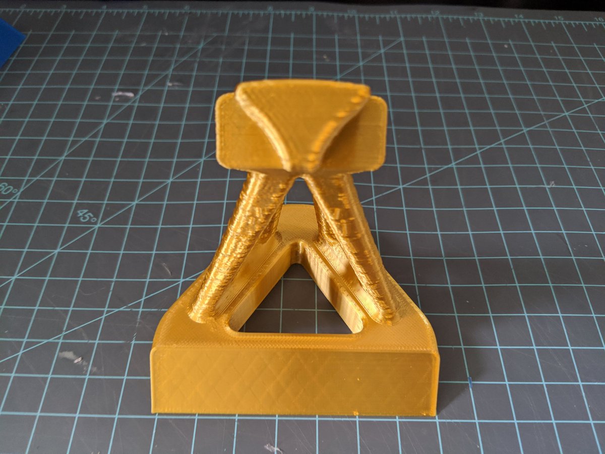 CGCC_Life's tweet photo. You guys made yesterday's drop such a huge success, thank you!

So to you show my appreciation let's do a giveaway! 

To enter: 
⚫Be a follower
⚫Like and RT

Winner will get their choice of a button set, or one of my limited run gold or blue stands. Ends 5/25! https://t.co/nKrT7vJTuZ