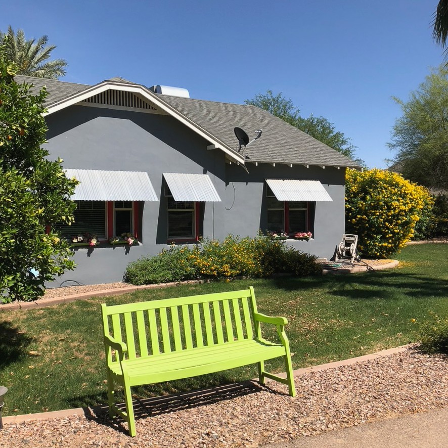 CityofPhoenixAZ's tweet photo. The #light is #bright in #Phoenix this time of year. Our #UVindex today is high at 8, which is a measure of the strength of the sun's ultraviolet (UV) radiation. Objects appear to glow in #directsunlight like this #greenbench at at Pinnacle Farms South near Dobbins and 27th Ave. https://t.co/jtpGhYV2bd